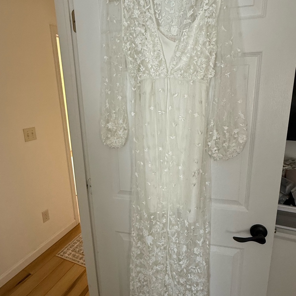 Le rose “Adele” lace maxi bridal robe and slip